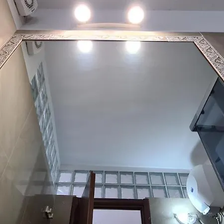 Em Holiday Apartment2
